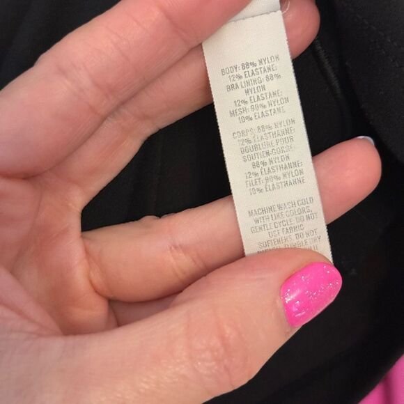 Offline by Aerie Black Real Me V-Neck Cropped Built In Bra T-Shirt - Picture 6 of 6